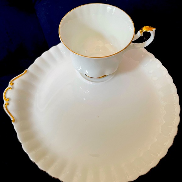 Royal Albert Val D’ teacups on bottom plate sets / snack sets/ Hostess Set - Picture 1 of 3